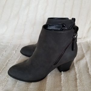 EXPRESS Zipper Gray Booties